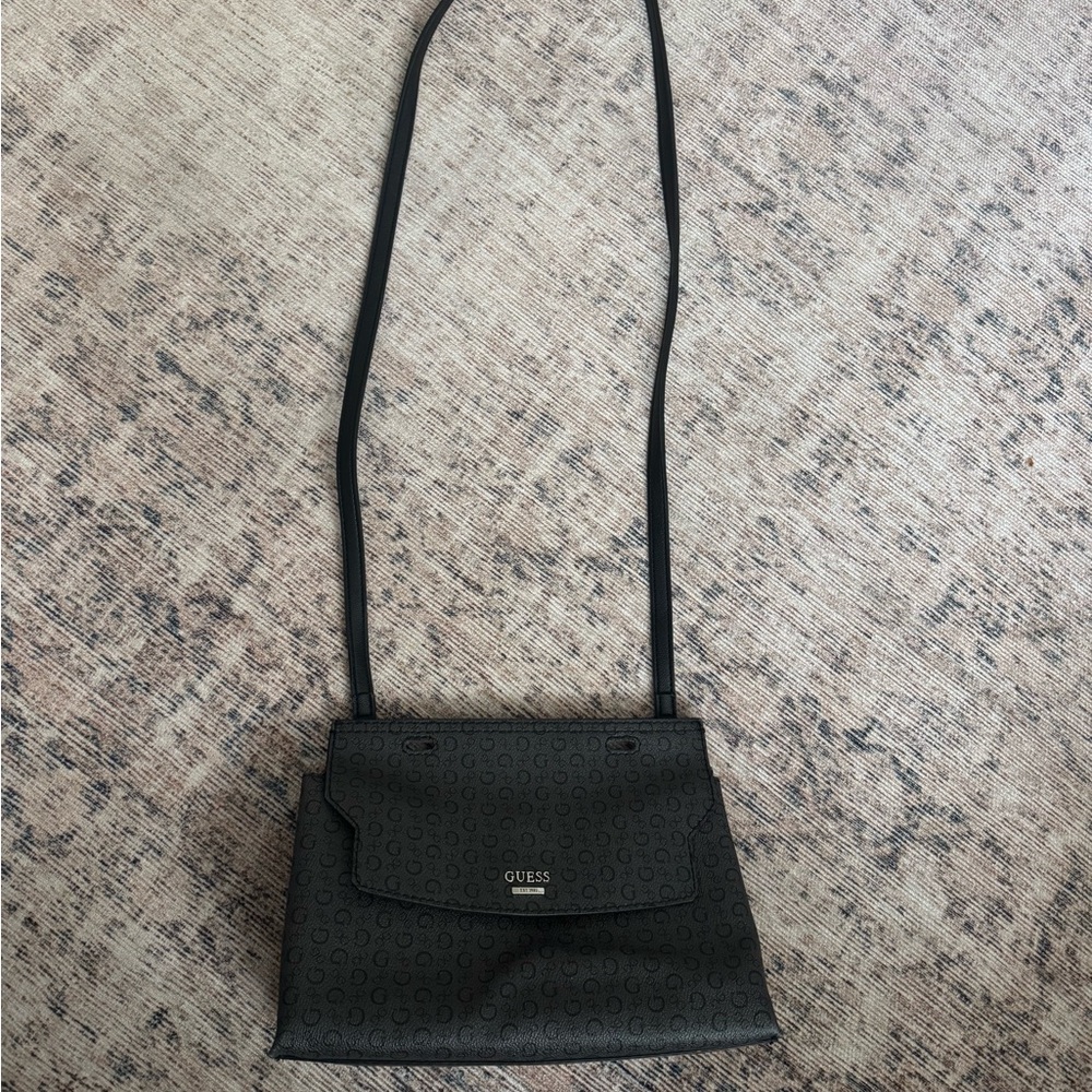 Guess Black Crossbody Bag with Minimalist Design